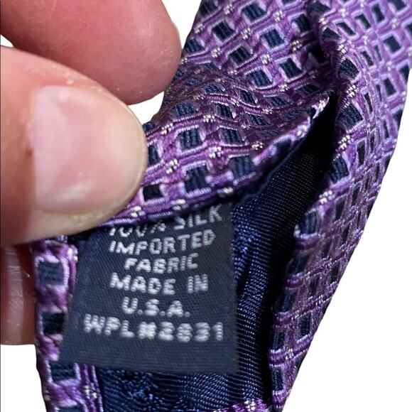 Nautica Navy and Purple print 100% Silk Neck Tie - Picture 4 of 4